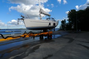 Större segelbåt med mast